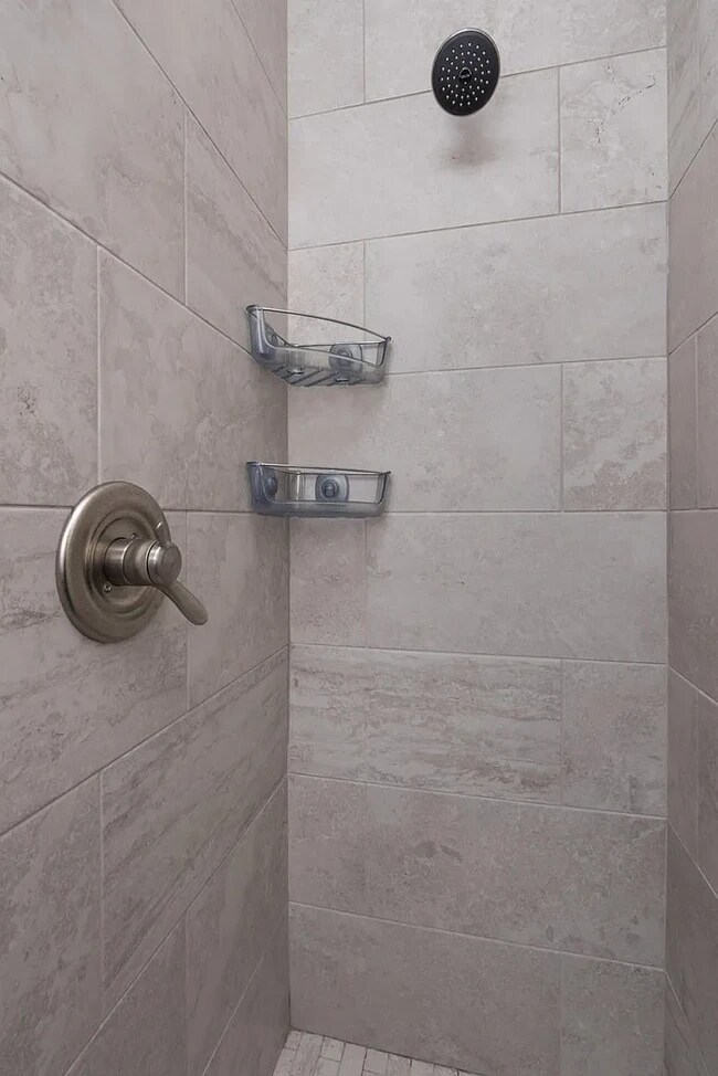 Building Photo - 1429 Park Ave