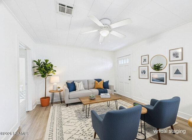 Building Photo - 528 St Julien Ave