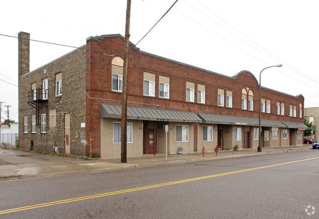 Building Photo - Prior Properties