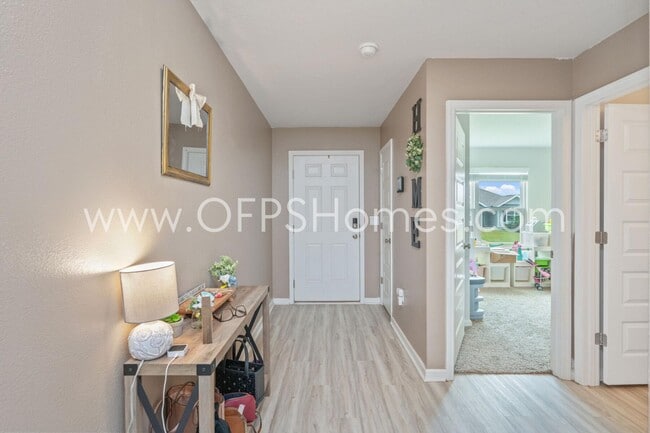 Building Photo - 863 Otto Loop