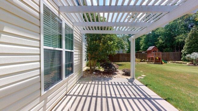 Building Photo - 4004 Ellington Dr