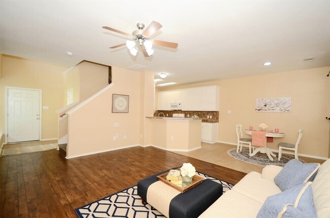Building Photo - 5606 Claybeck Ln
