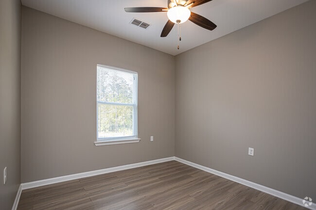 3BR, 2BA - 1,214SF - Turtle Creek Apartments