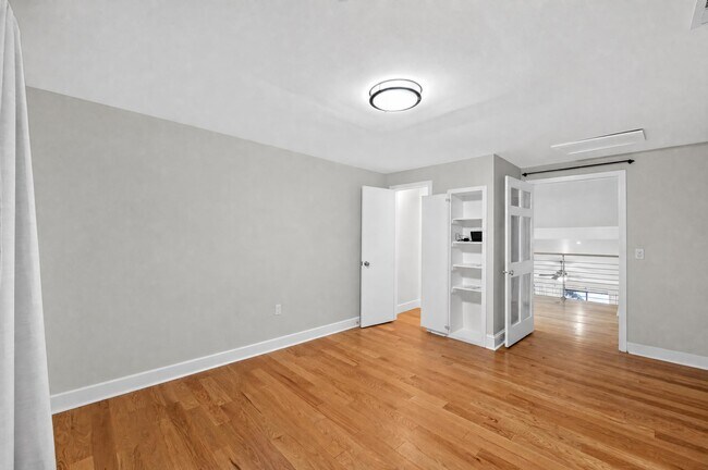 Building Photo - 745 Sagamore Dr