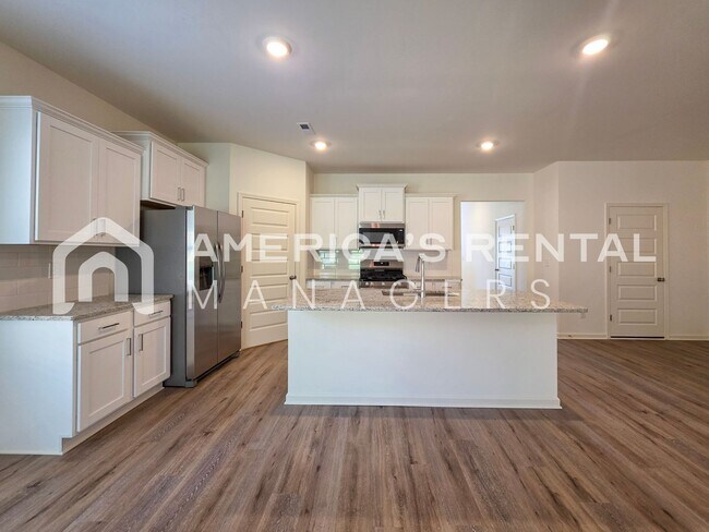 Building Photo - 318 Ashland Dr SW
