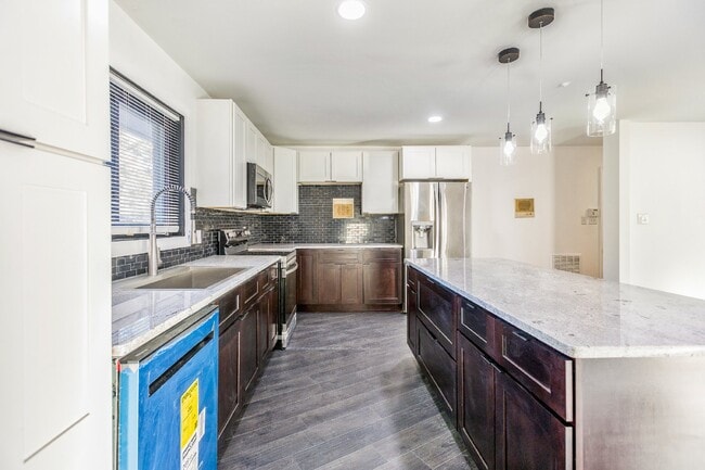 Building Photo - 3bd/2ba Ranch Style Nest In Fayetteville