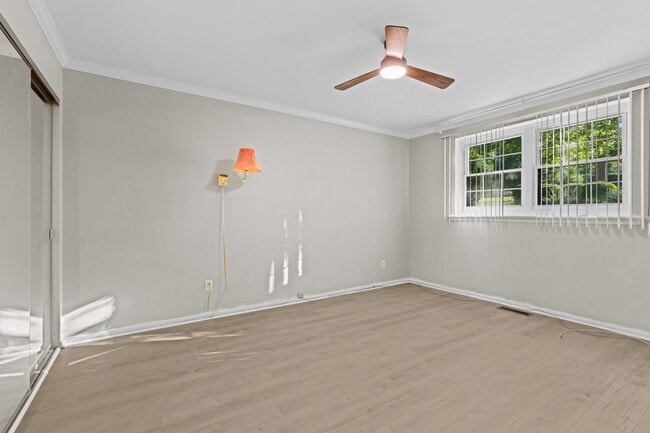 Building Photo - 211 Crocker Dr