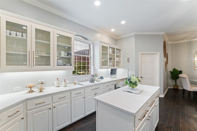 Building Photo - 3312 Westover Dr