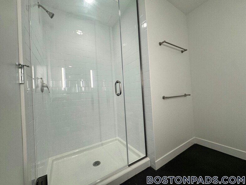 Building Photo - 55 Brighton Ave