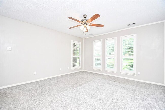 Building Photo - 811 Sugar Plum Cir