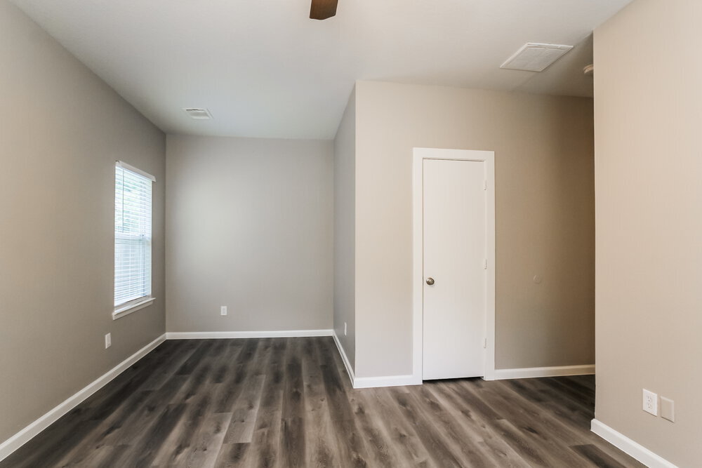 Building Photo - 16906 N Lighthouse Dr