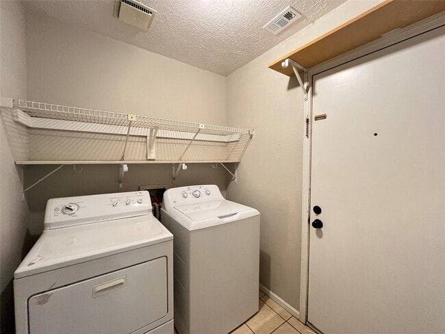 Building Photo - 17 Briervine Ct