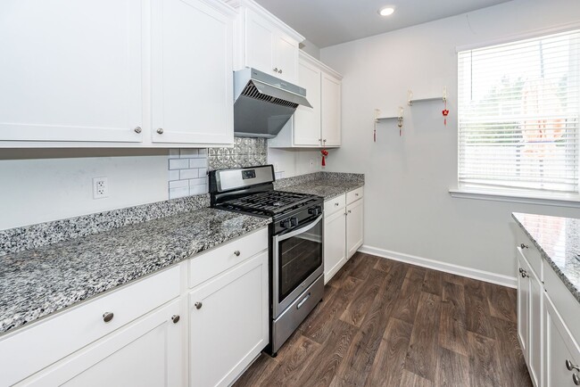 Building Photo - 4 Bedroom 2.5 Bath Home in Cane Bay Planta...