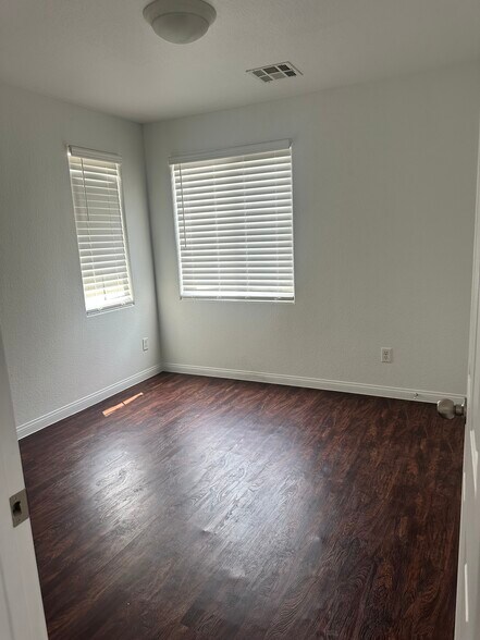 Building Photo - 6824 Briarwood Bend Ave