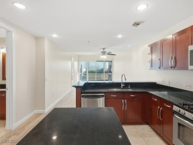 Building Photo - 4575 Dean Martin Dr