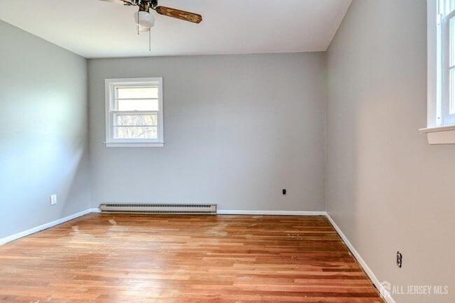 Building Photo - 347 Lincoln Blvd