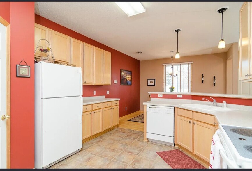 Building Photo - 17756 96th Ave N