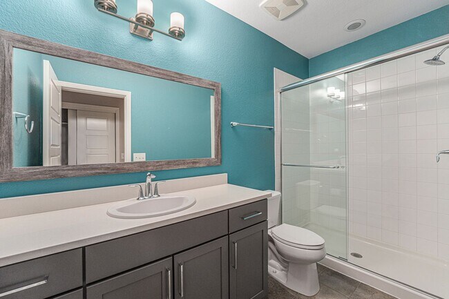 Building Photo - 3 bed/3 bath Amazing House close to Stanle...