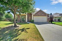 Building Photo - 405 Roger Graves Cir