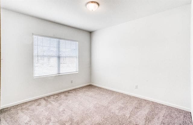 Building Photo - 720 Holly St