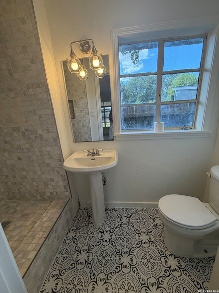 Building Photo - 543 Brightwood Pl