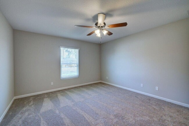 Building Photo - 799 SW Sardinia Ave