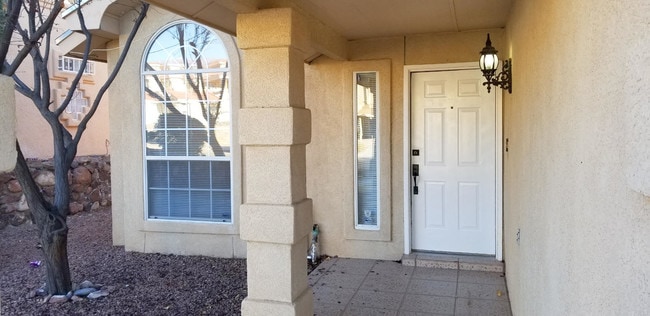 Building Photo - 6928 Crown Ridge Dr