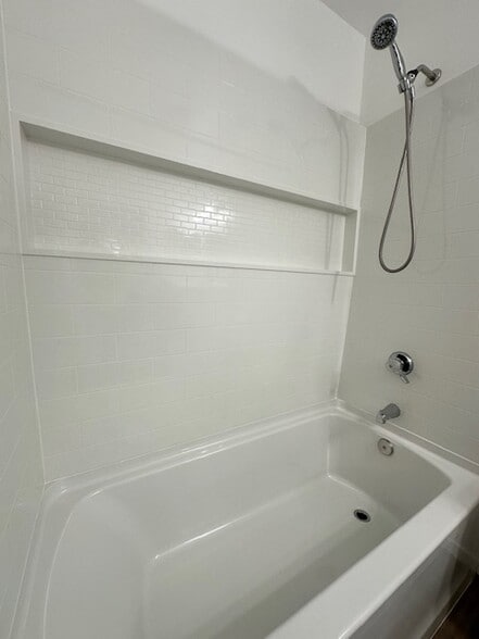 Primary bathroom shower - 7385 Lariat Pl