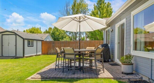 Building Photo - 4 Bedrooms • Single Level • Prime Meridian Location