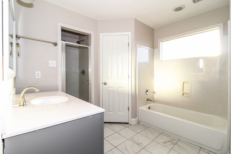 Building Photo - 145 Penny Ln