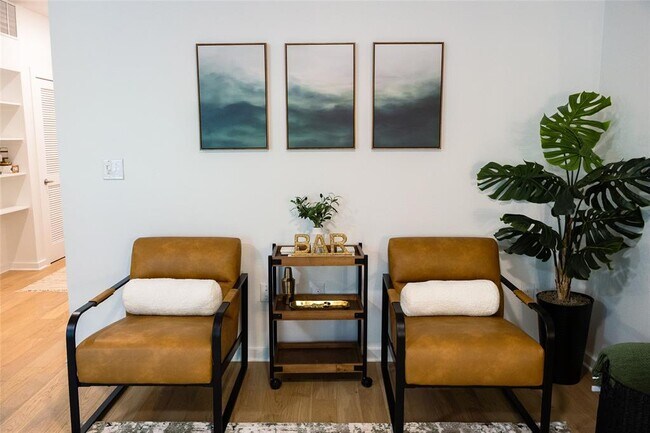 Building Photo - 2505 Thornton Rd