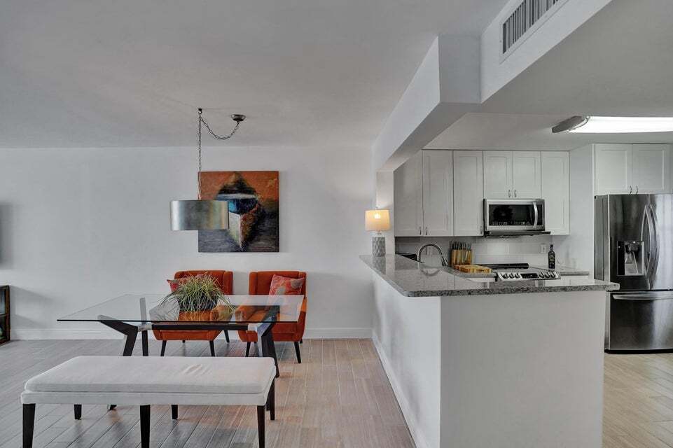 Building Photo - 3581 S Ocean Blvd