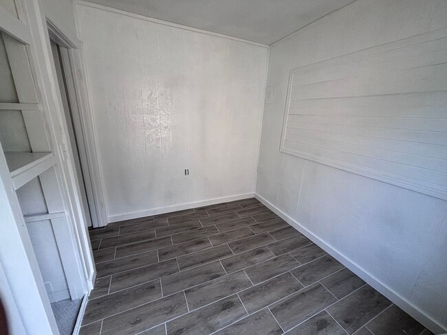 Building Photo - Coming Soon - Cute 2 bedroom, 1 bathroom h...