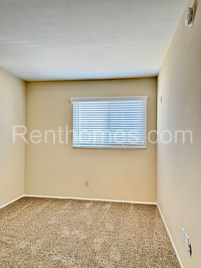 Building Photo - 13534 Longfellow Ln