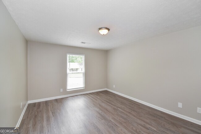 Building Photo - 2745 Sapphire St