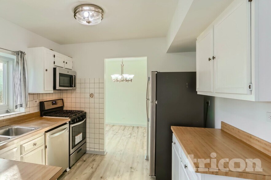 Building Photo - 1419 Farrington Ln