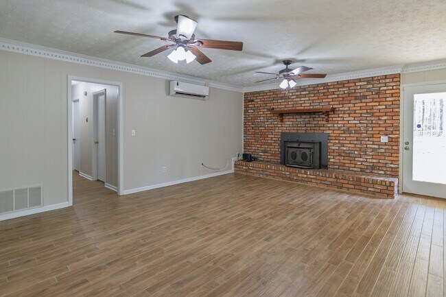 Building Photo - 1026 Denney Rd