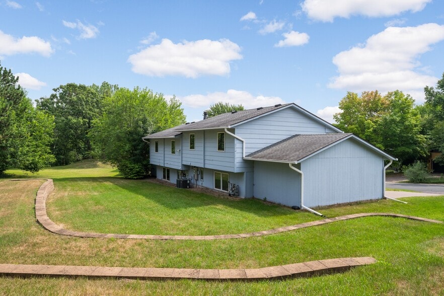 Building Photo - 1349 Easter Ln