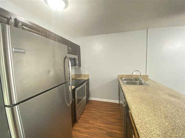 Building Photo - 207 Country Bend