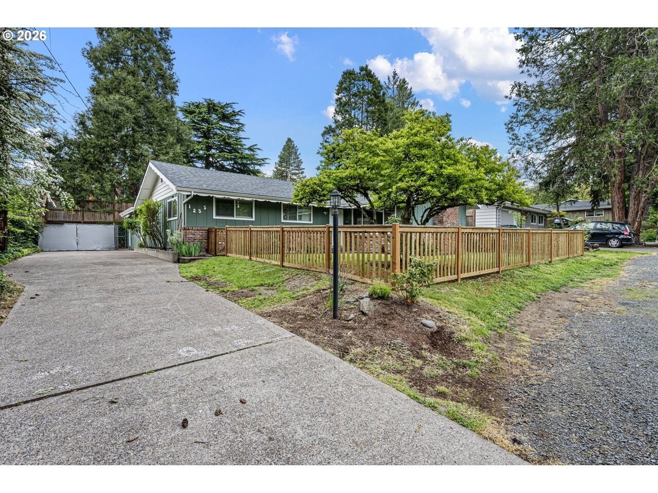 Building Photo - 1255 E 30th Ave
