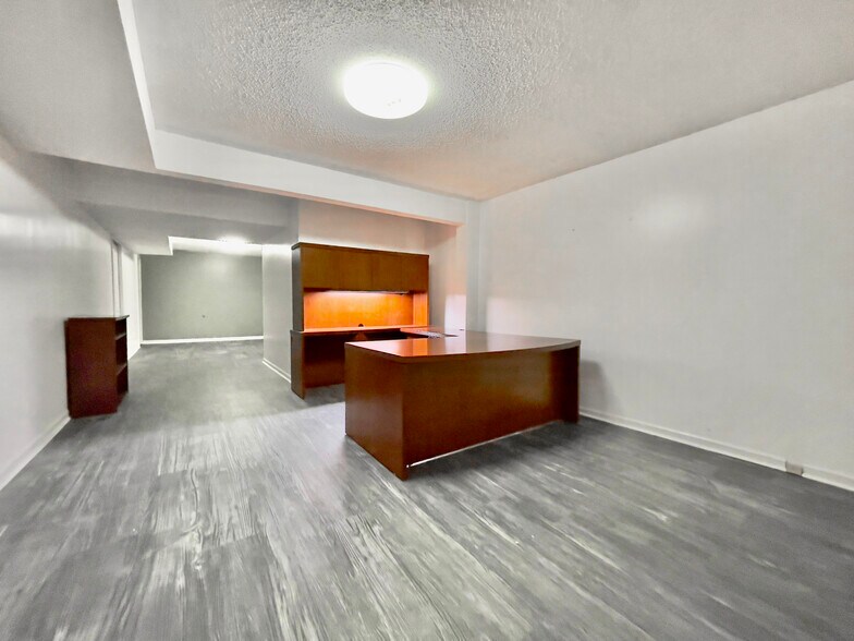 Basement Office/Flex Space - 5421 NW Walden Dr