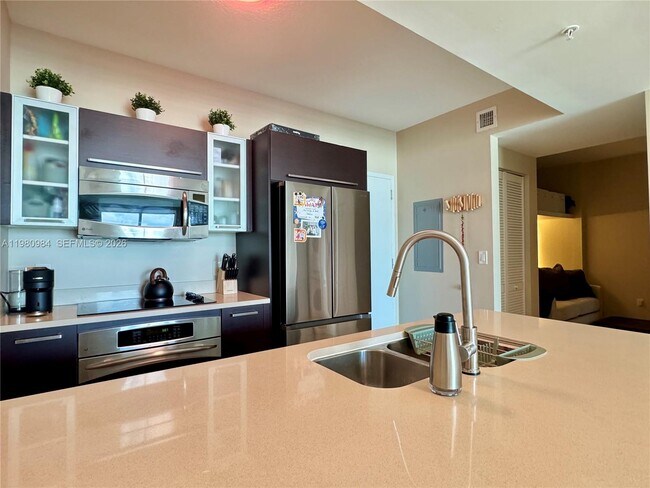 Building Photo - 333 NE 24th St