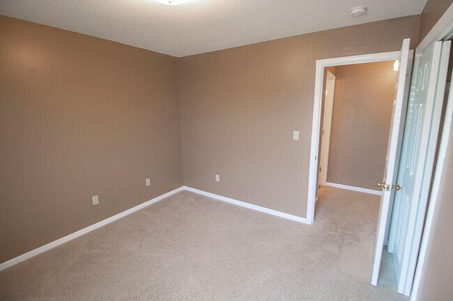 Building Photo - 4615 Brandon Woods St