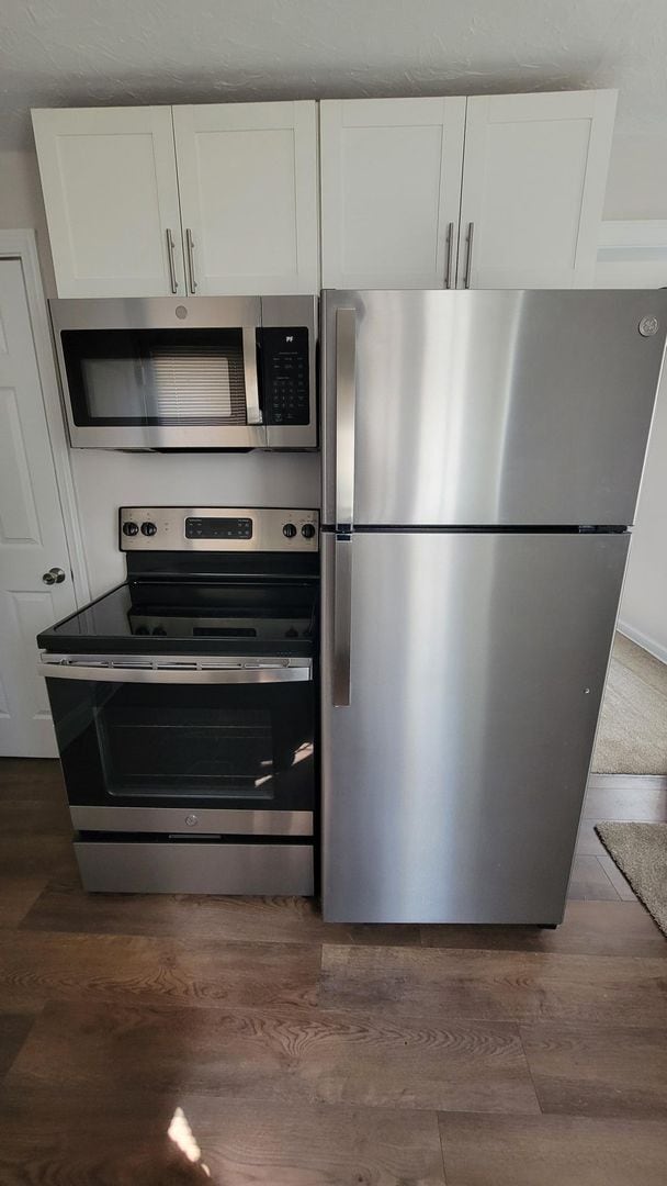 Building Photo - Spacious Three Bedroom Home