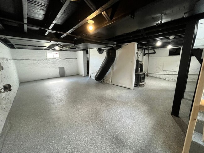 Building Photo - 3320 Broadway- Beautiful Four Bedroom Home!