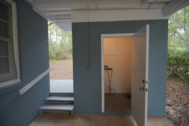 Building Photo - 1308 Coleman St