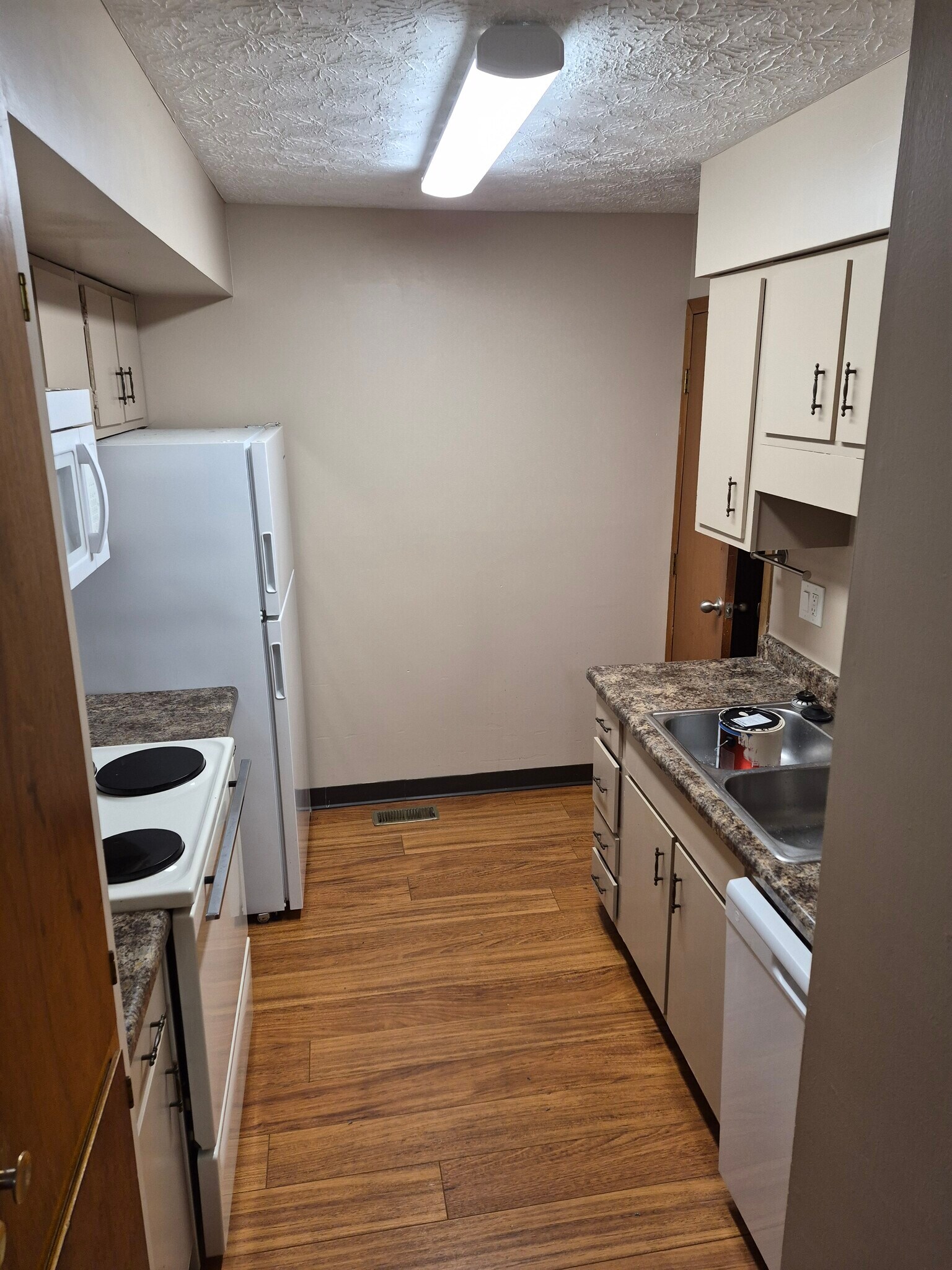 Building Photo - 466 Heritage Cir