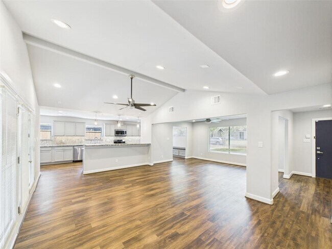 Building Photo - 5627 Cerritos Dr