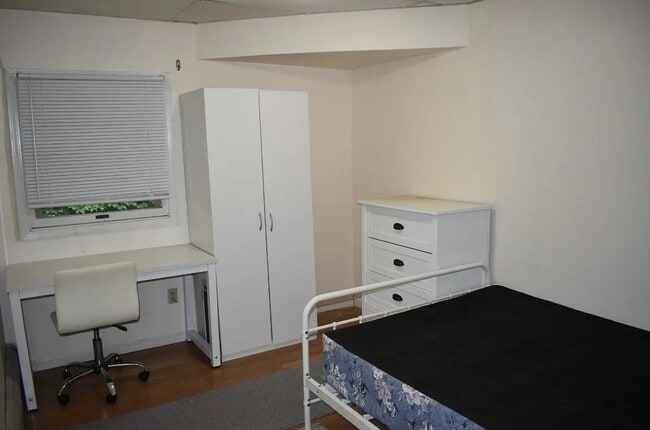 Building Photo - 138 Court St