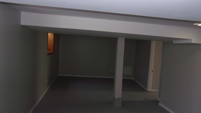 Building Photo - 50 W 108th St